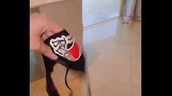 Asiática gostoso deu sem camisinha pra negão é chamou o corninho pra beber a porra Asiática gostoso deu sem camisinha pra negão é chamou o corninho pra beber a porra