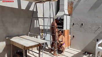 A moça da churrasqueira nao aguentou e bouto toda a minha linguiça na bunda