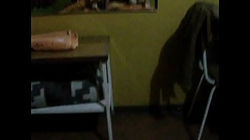 Cachando vendedora herba