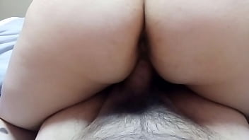 Devora todo con su perrito