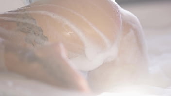 Sensual Bath In The Jacuzzi With A Lot Of Foam And Very Sexual Masturbation By Susy Gala thumbnail