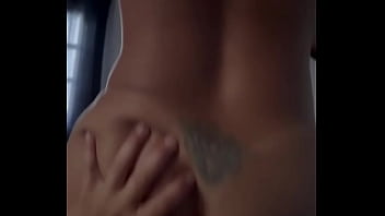 Sentando com o cuzinho