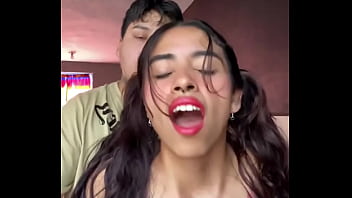 Cuando me ayuda hacer limpieza le doy permiso que me coja por atras