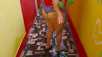 Vivi guedez sideways without a condom