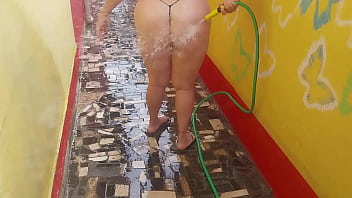 Vivi guedez sideways without a condom