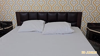 Fudendo com jeans uma milf gostosa completo no red e no sheer