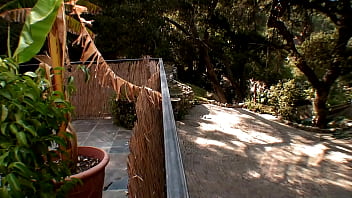 She gets herself worked up with a handy vibrator but knows that what she really wants is