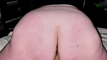 Thick white bbw milf gets big butt spread big load insade