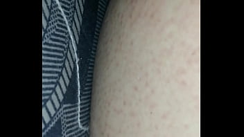 Me follo a mi madrastra en la madrugada cuando todos duermen