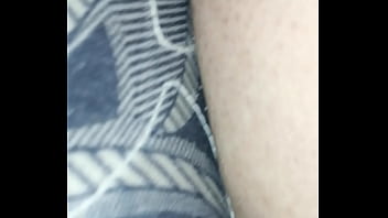 Me follo a mi madrastra en la madrugada cuando todos duermen