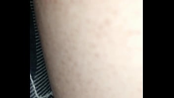 Me follo a mi madrastra en la madrugada cuando todos duermen