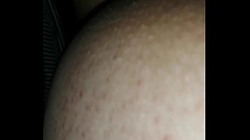 Me follo a mi madrastra en la madrugada cuando todos duermen