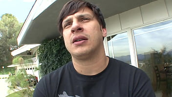 Horny 19 year old brunette gets a creampie inside her shaved pussy sqf