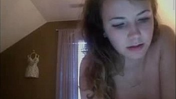 Maria likes to play with herself live xxx cams