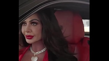 I am the queen make sure you remember that i didn't change i just found myself #modeling #photoshoot #fyp