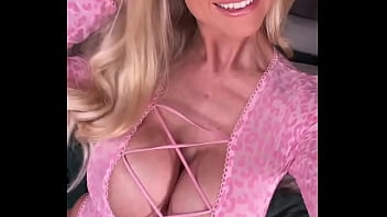 Available for video calls and custom videos today email me modellouisejenson