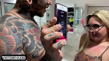 Jogo da sedução com a loira peituda