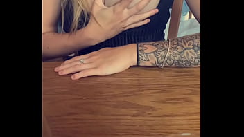 Petite pause au restaurant il a voulu s’échapper