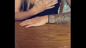 Petite pause au restaurant il a voulu s’échapper