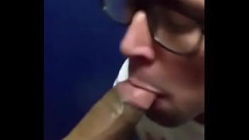 Safado Engole A Rola E Gozo Do Negão Gostoso thumbnail