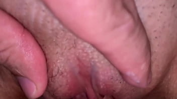 Close up gozando na xoxotinha molhada da esposa