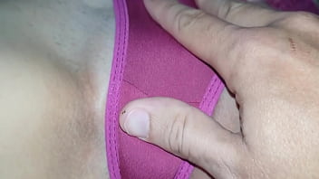 Close up gozando na xoxotinha molhada da esposa