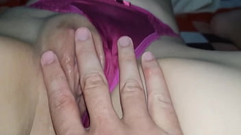 Close up gozando na xoxotinha molhada da esposa