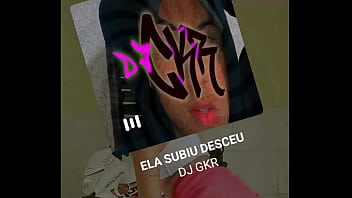 Novinha gostosa dançando