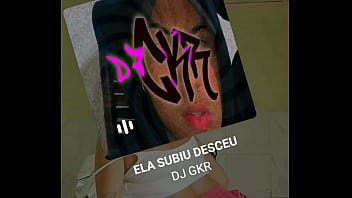 Novinha gostosa dançando