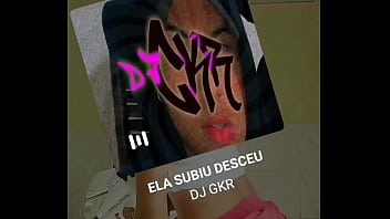 Novinha gostosa dançando