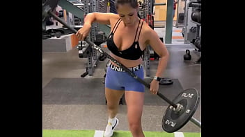 Train like a beast 45lb bar & 10lb plates each side #gym #fitness #workout #gains #weightlifting #girlswholift #mu