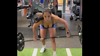 Train like a beast 45lb bar & 10lb plates each side #gym #fitness #workout #gains #weightlifting #girlswholift #mu