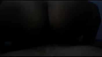 Casada gostosa sentando na rola do vadio e rebolando gostoso