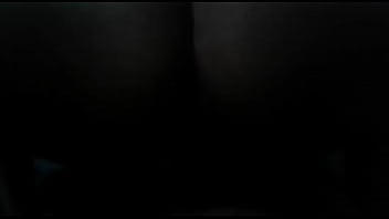 Casada gostosa sentando na rola do vadio e rebolando gostoso