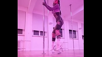 Do you like this choreo thanks to glow sportsclub for teaching it to me n e w s my pole addiction took now finally ove Do you like this choreo thanks to glow sportsclub for teaching it to me n e w s my pole addiction took now finally ove