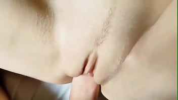 Primer Plano De Mi Coño Lleno De Semen thumbnail