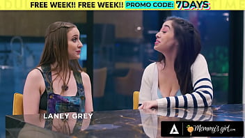 Hot babes have 3 way with ambitious milf