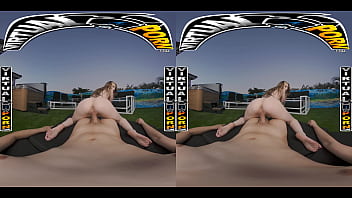 Virtual porn kimberly snow notices johnny's boner in the hot tub & can't resist getting a taste of it