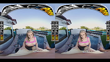 Virtual porn kimberly snow notices johnny's boner in the hot tub & can't resist getting a taste of it