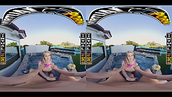 Virtual porn kimberly snow notices johnny's boner in the hot tub & can't resist getting a taste of it