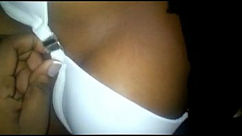 Novinha se masturbando gostoso