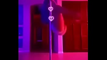 Pole dancing thot