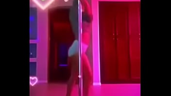 Pole dancing thot