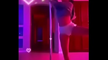 Pole dancing thot