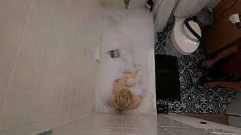 Blonde slut hangs herself while jacking herself off