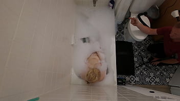 Blonde slut hangs herself while jacking herself off