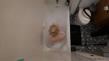 Blonde slut hangs herself while jacking herself off