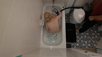 Blonde slut hangs herself while jacking herself off