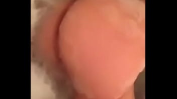 Teen booty shaking in bath