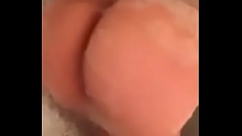 Teen booty shaking in bath